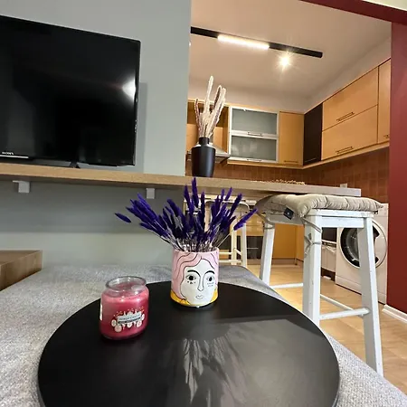 Urban Charm With Balcony