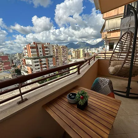 Appartement Urban Charm With Balcony Tirana